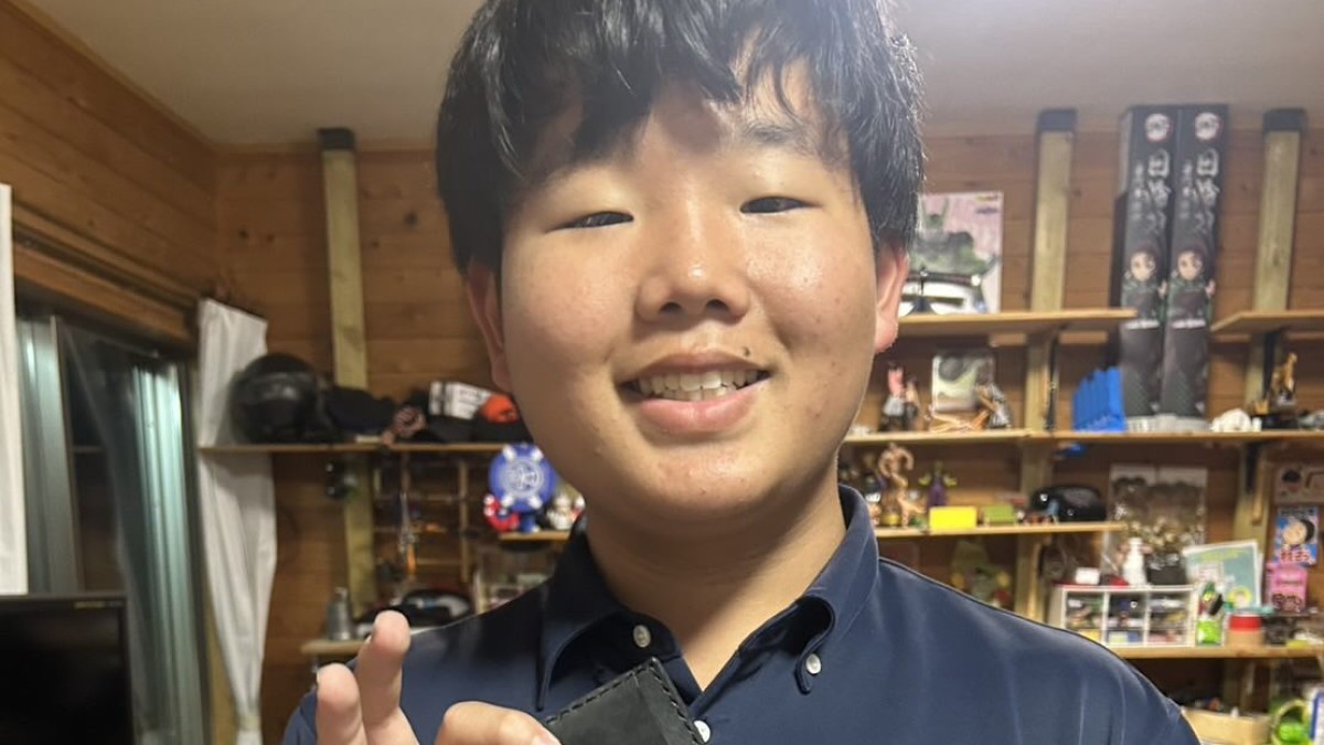 大好きな担任が退職→中2息子がお別れに渡したのは…… “まさかの手作りプレゼント”に「プライスレスすぎる泣く」「絶対うれしいと思う」(1/2) | ハンドメイド ねとらぼ