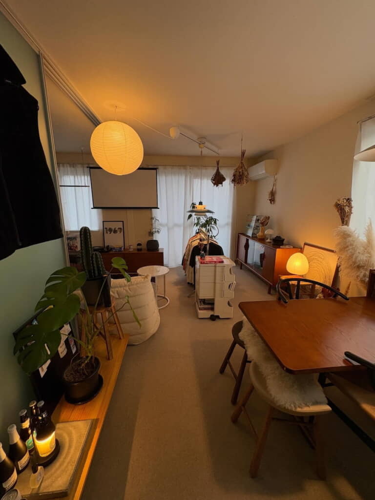 予算30万円で家具を揃えた部屋
