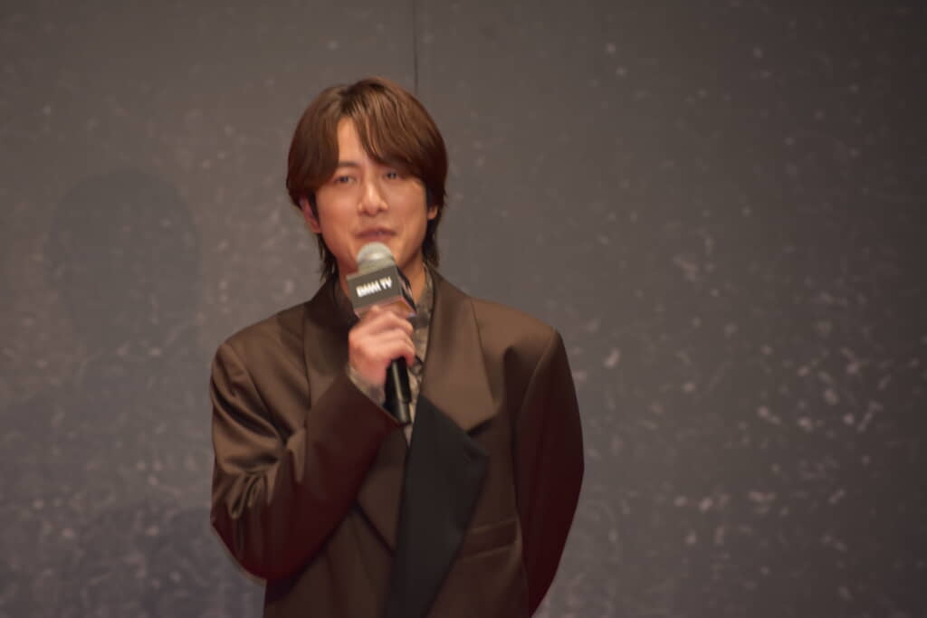 アクションシーンについて話す溝端さん