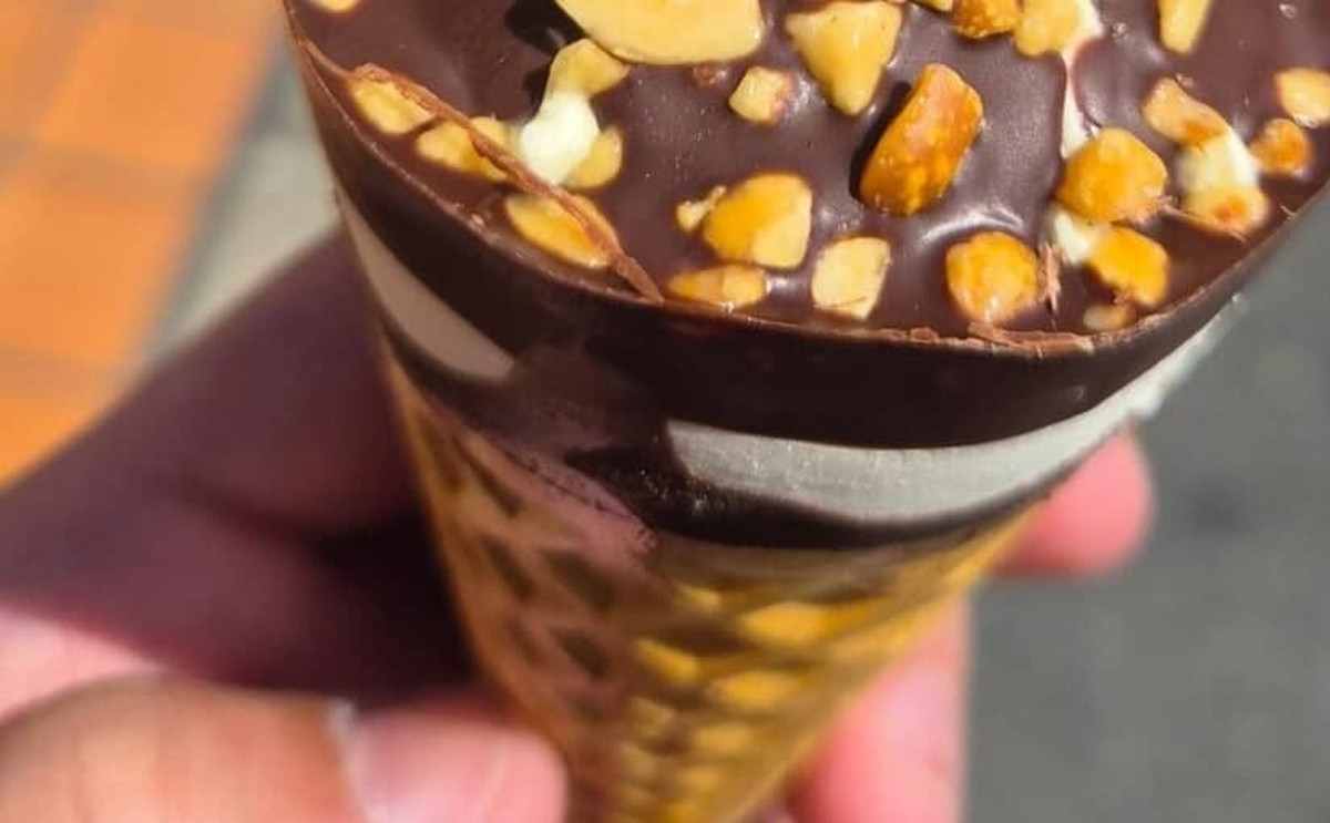 ジャイアントコーンを開けたら……　まさかの中身に「鶏っぽい？」「食べられないよ」と242万表示（1/3） | ライフスタイル ねとらぼ