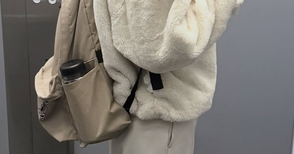 電車に乗っていたら「ウケるー」と言われた女性→まさかの格好に「でかくないですか」「ちょっと、かっこいいです」（1/3） | 女性 ねとらぼ