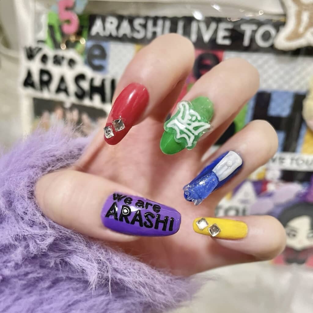 左手はメンカラとラストツアーをイメージ