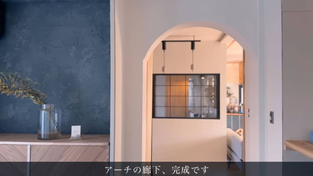 完成した垂れ壁付きの廊下