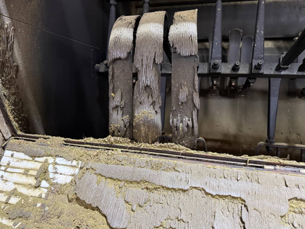 ちゃしぶが付いていた製茶機械
