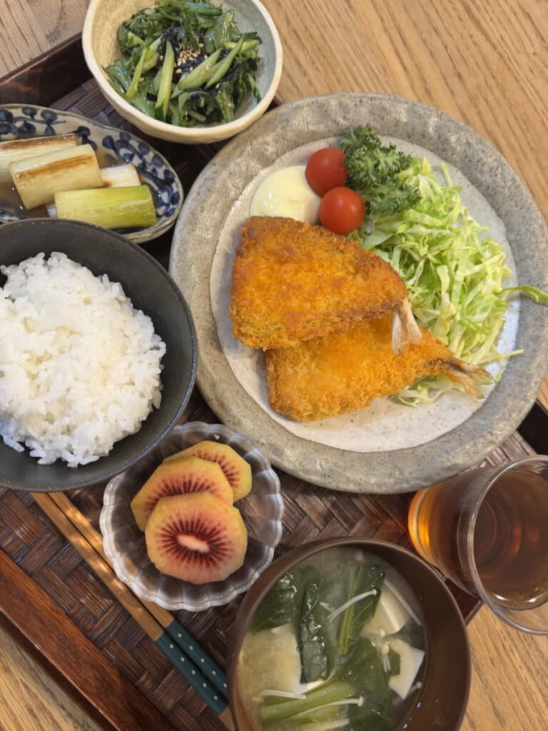 ふっくら揚がったアジフライがおいしそう！