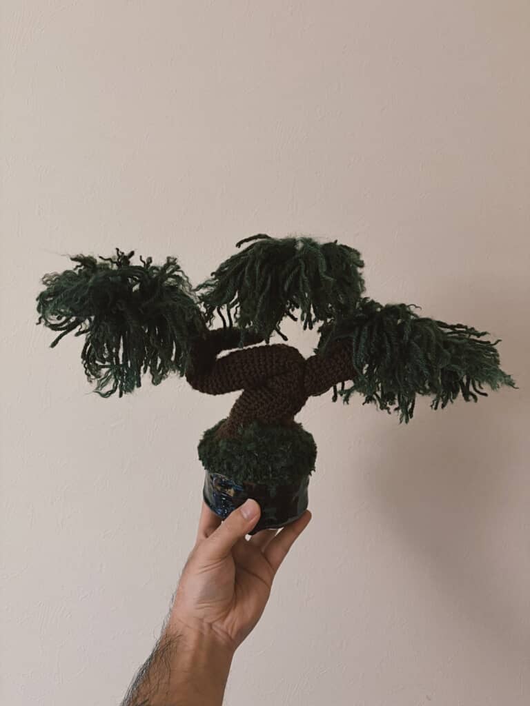 anriさんが手掛けたのは……ニットの盆栽！