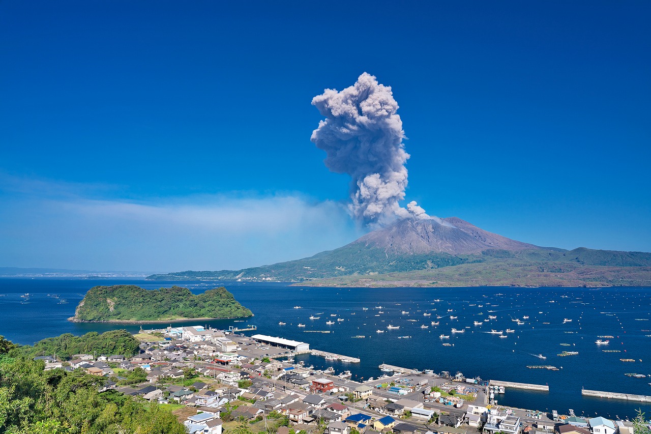 「和菓子でいちばん好き」買ってきてほしい“鹿児島県のお土産”ランキング上位の銘菓に「メタメタおいしかった。何、これ!?」「このためだけに鹿児島に行く」の声(1/2) | 鹿児島県 ねとらぼリサーチ