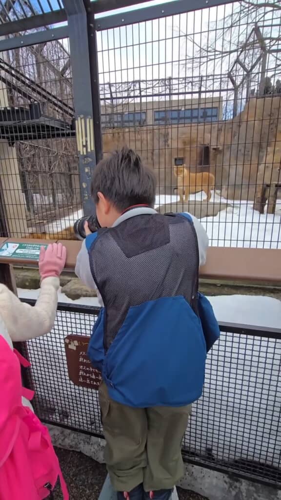 真剣さが伝わってくる後ろ姿