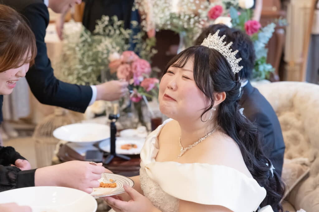 しみじみとおいしさをかみしめる丸顔ちゃんさん