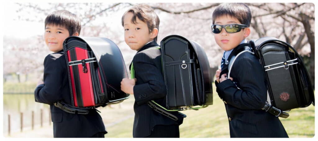 小学校に入ったばかりの3人