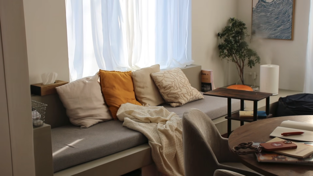 ゆったりとくつろげるベンチスペース