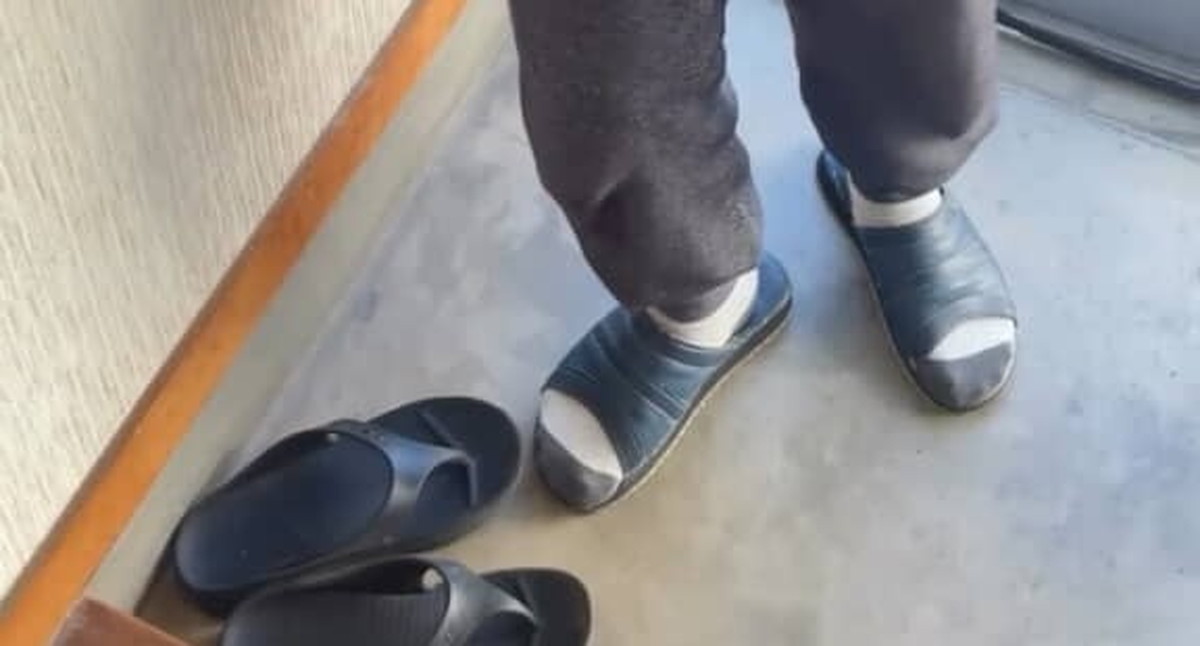 「しゃべりたかった」とお隣さんが訪ねてきて…… “本当の目的”に衝撃走る「遠慮してほしいわww」「電車で吹き出した」(1/3) | ライフスタイル ねとらぼ