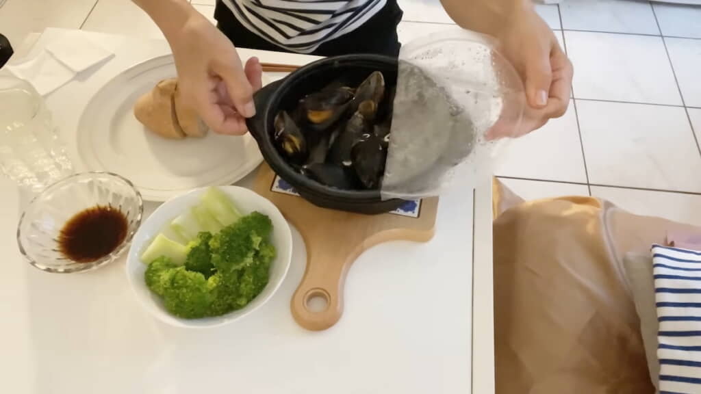 「レストランのムール貝のにおいがする」