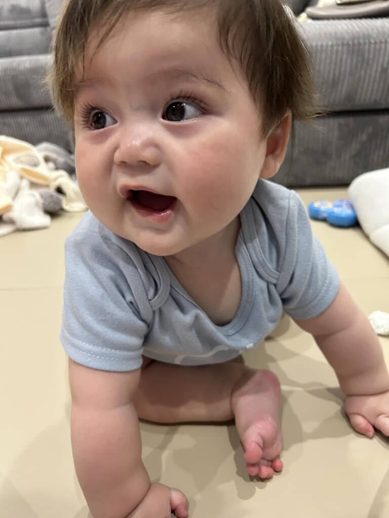 まつげが長すぎる……！