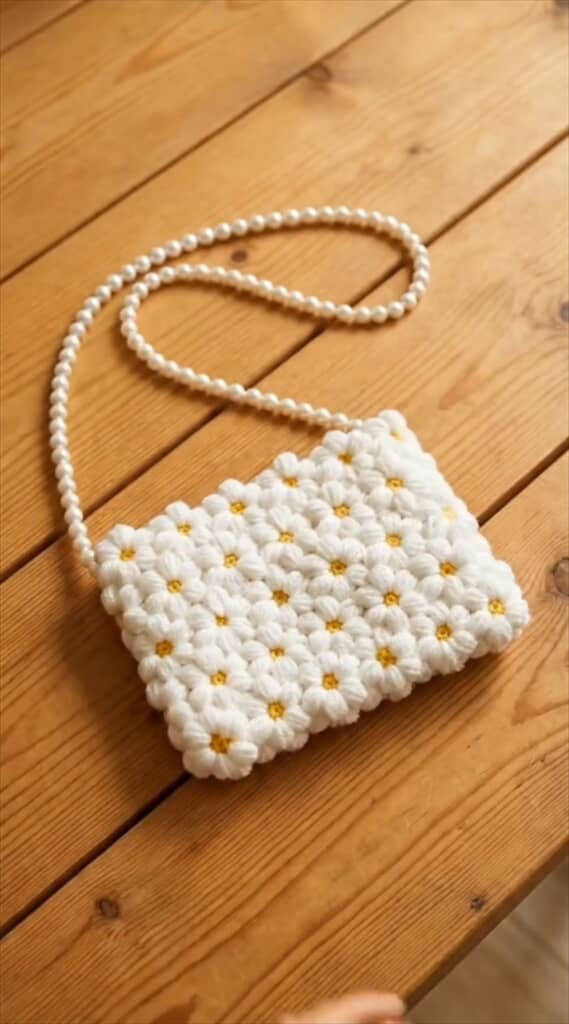 デイジーのモチーフをつなげて作るバッグ