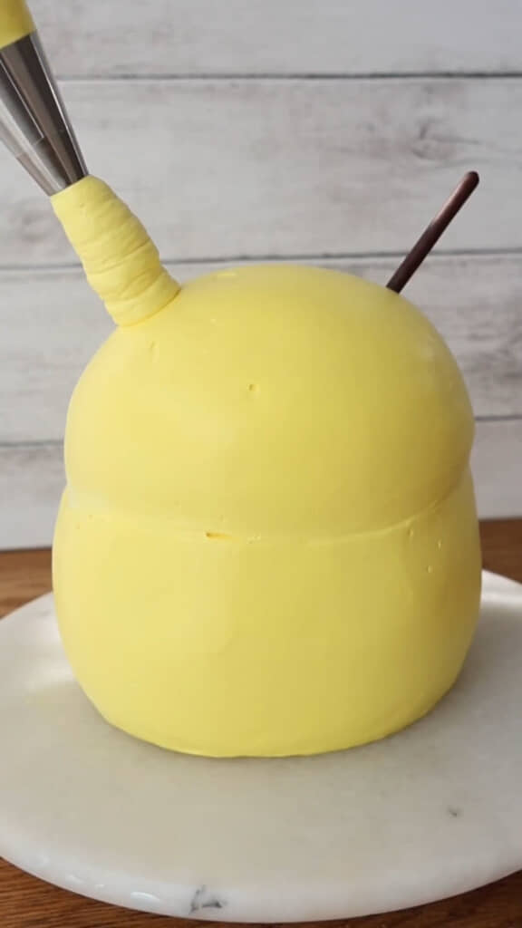 長い耳を作っていき……