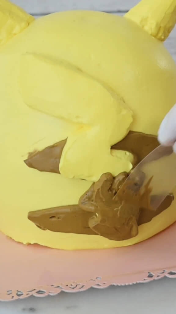 この尻尾は……！