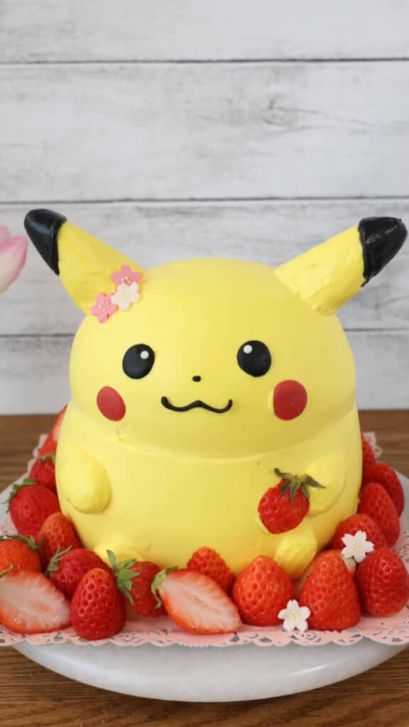 ピカチュウの立体ケーキが完成！