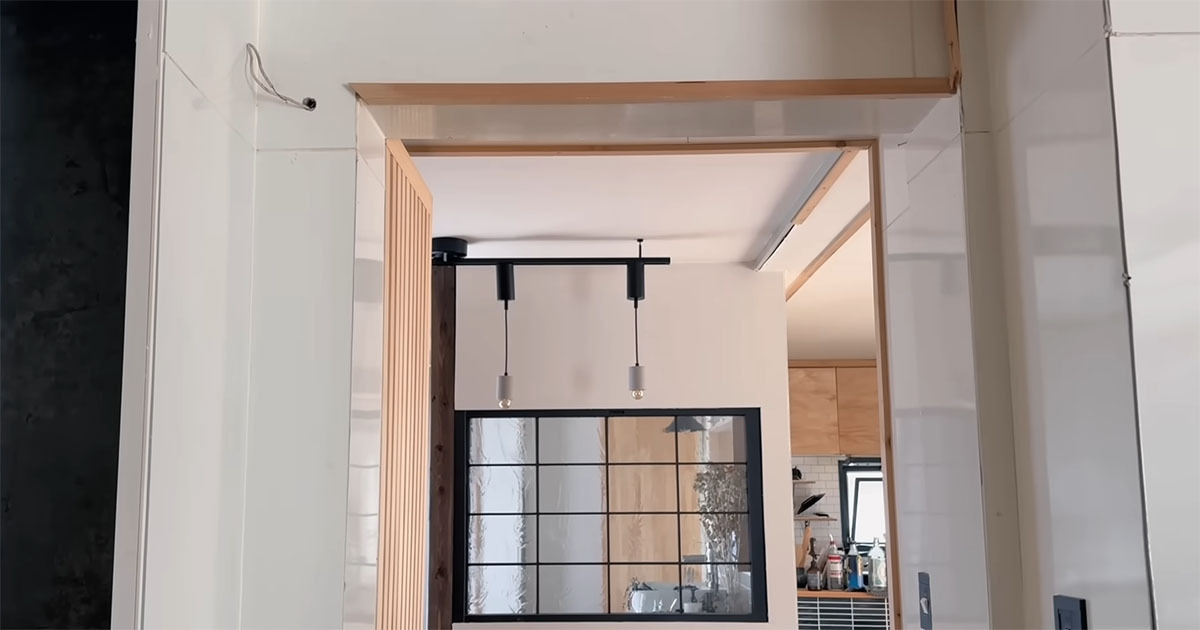 ごく普通の自宅の廊下→女性1人でDIYしたらこうなる→「びっくりしました」「すごく素敵」「存在感があってとても良い感じ」（1/3） | リフォーム・リノベーション・DIY ねとらぼ