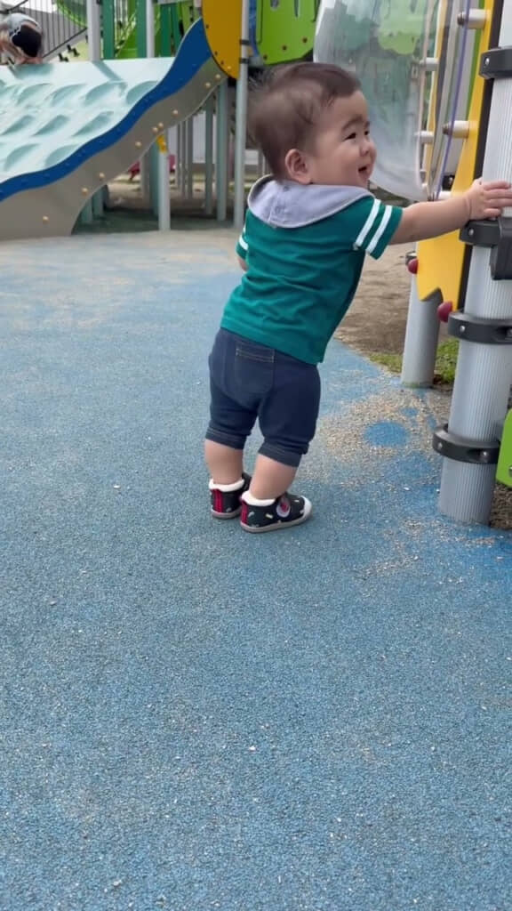 動画では笑顔の瞬間も