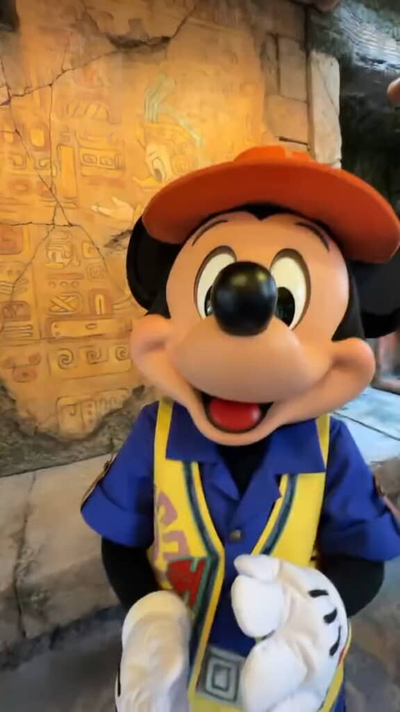 親身に話を聞いてくれるミッキー