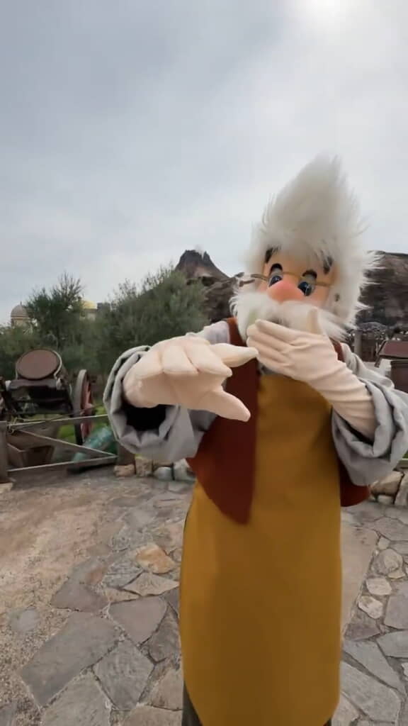 「なんだって!?」という感じのゼペットおじいさん