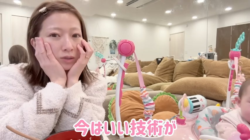 歯の悩みを明かす辻さん（画像はYouTubeから）