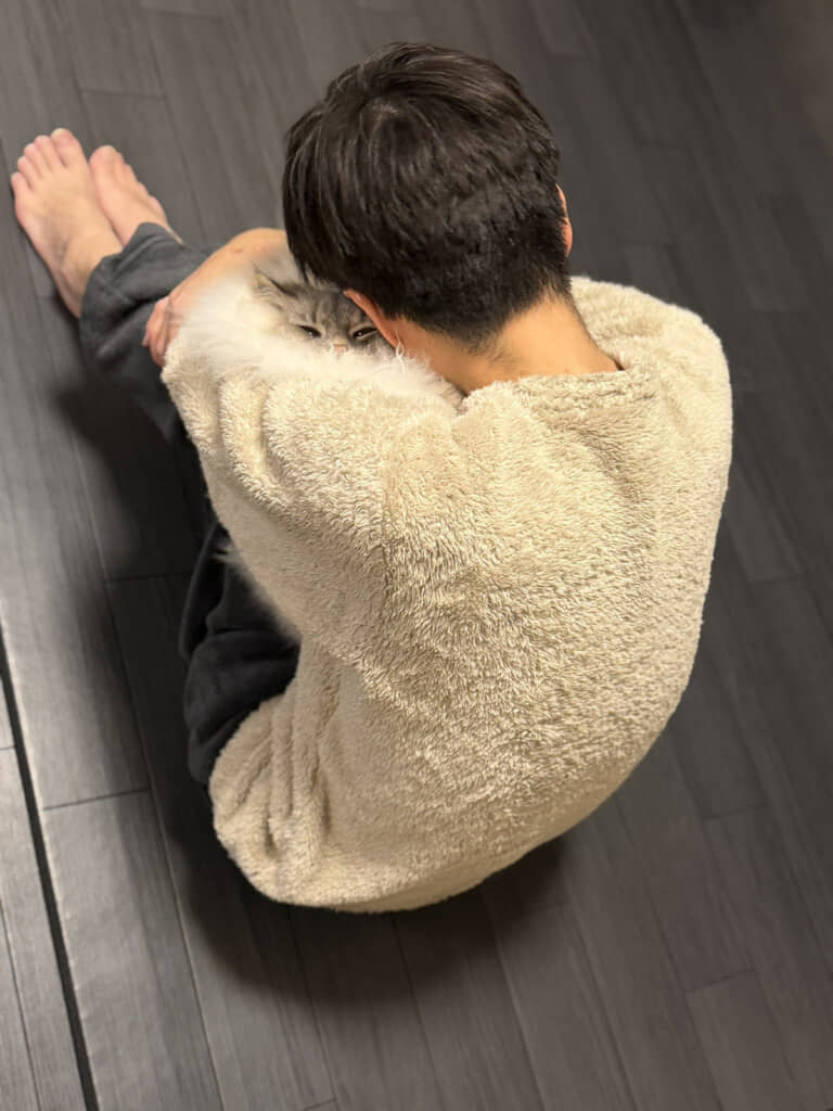 “猫吸い”を楽しんでいるだけでした