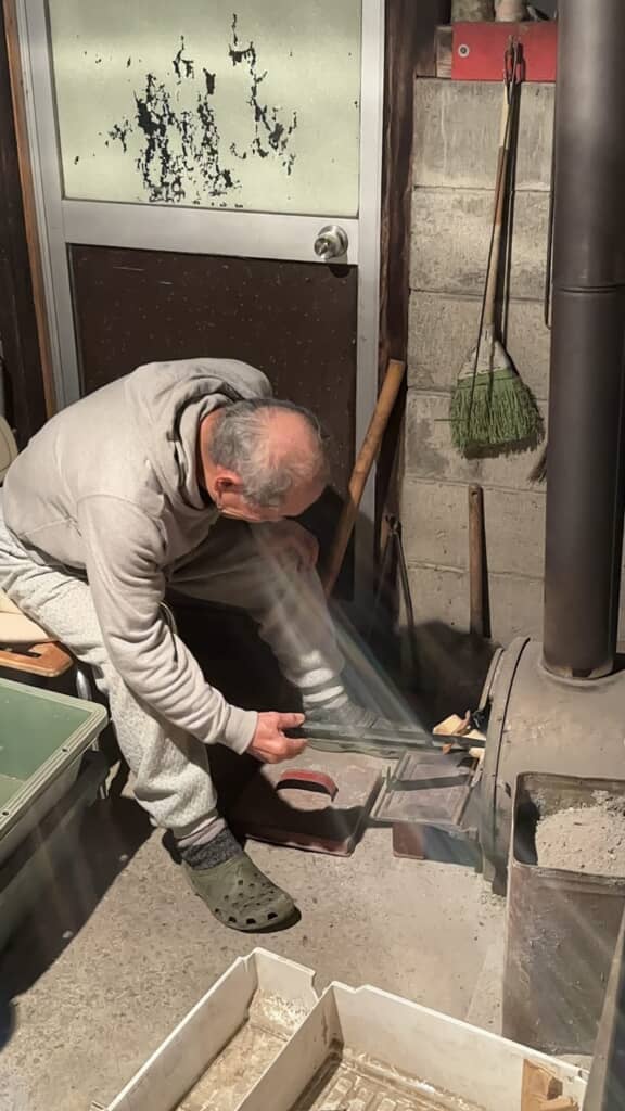 薪を燃やして風呂を沸かしてくれる木工職人の祖父