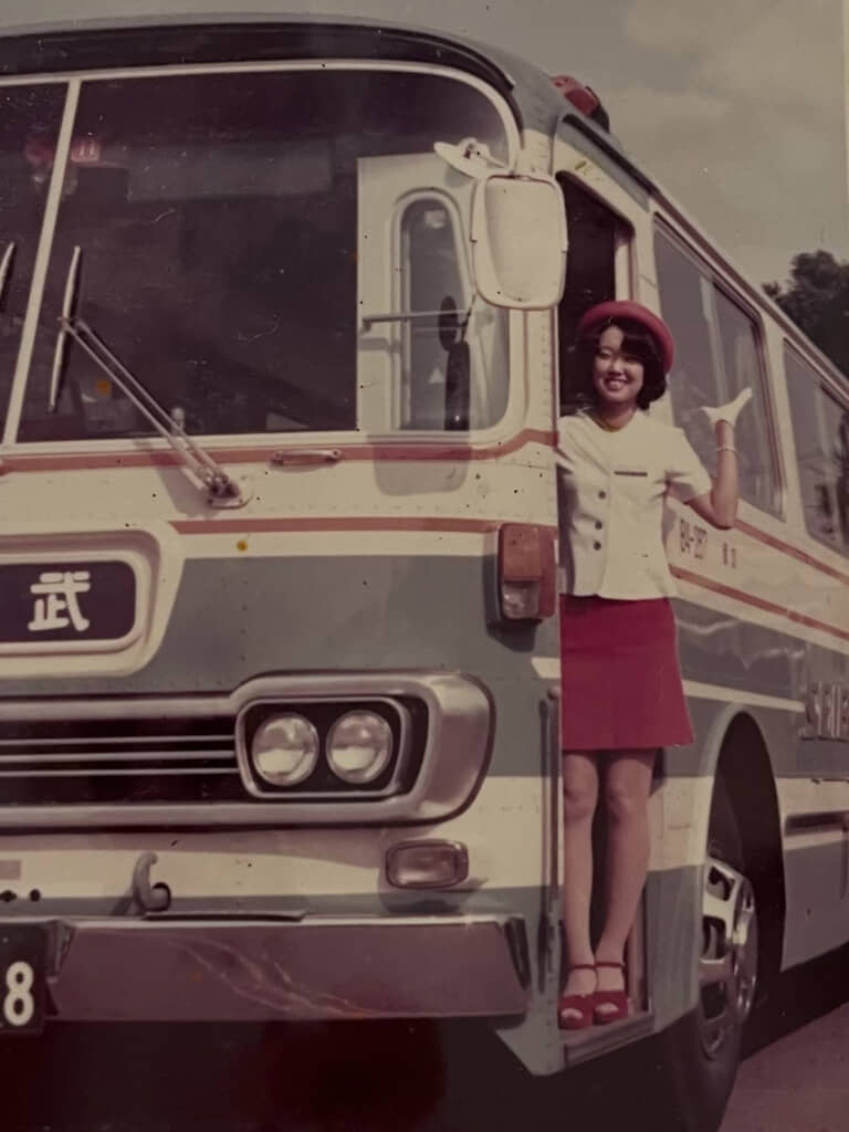 昔懐かしいバスガイドさん！