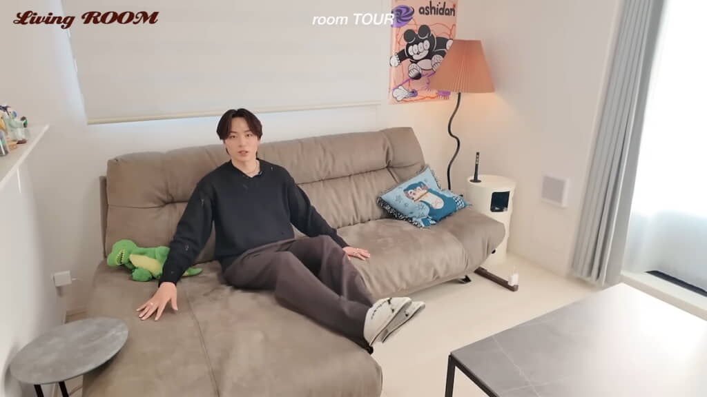 足を伸ばしてくつろげるソファー