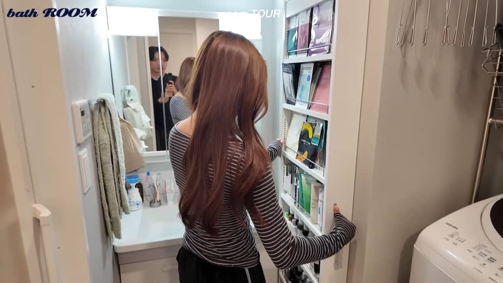 隙間を有効活用する優れものの収納棚