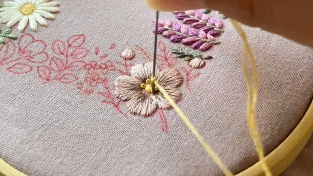 草花を立体的でよりすてきに見せる細かな工夫も