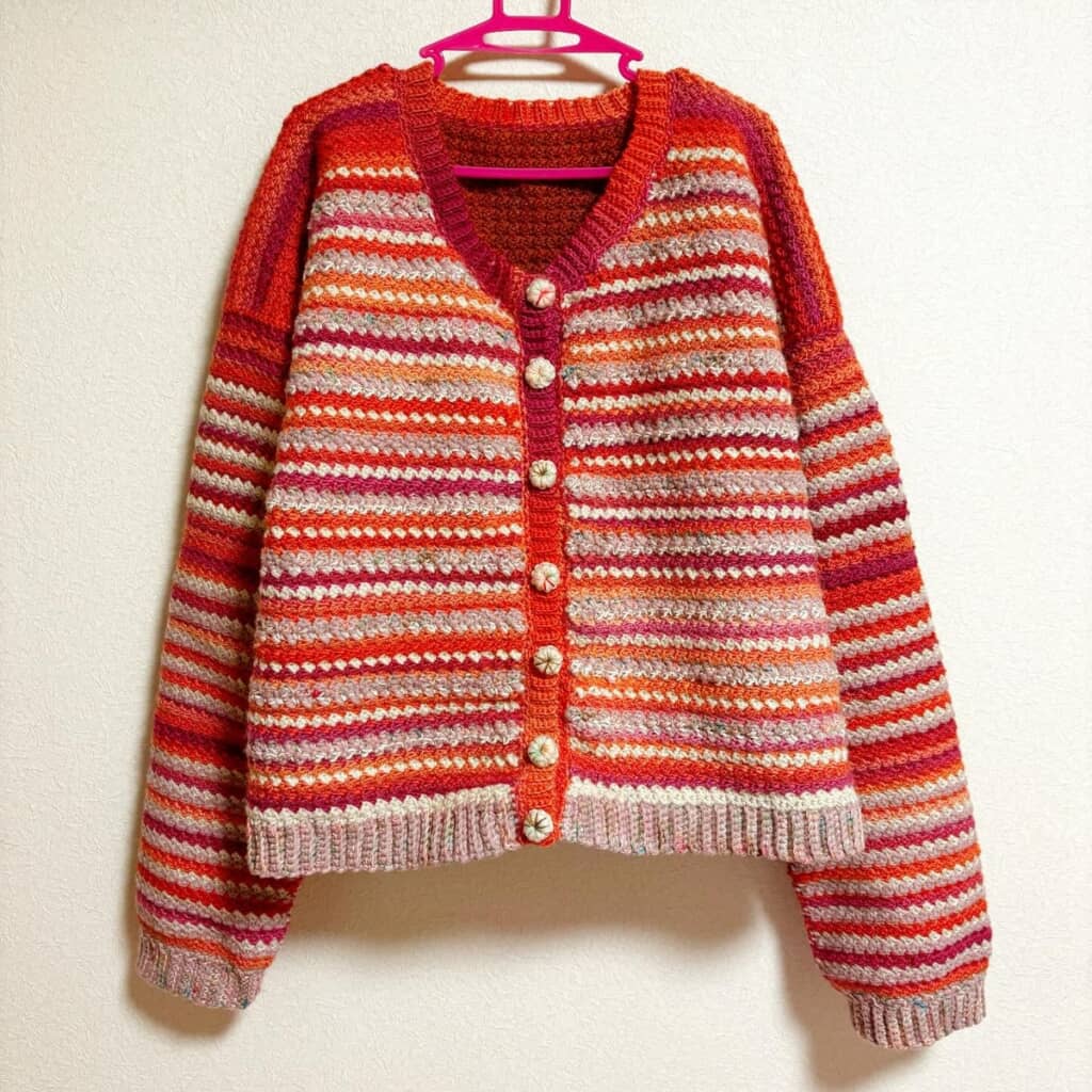 ERiiさんが人生で初めて編んだカーディガン