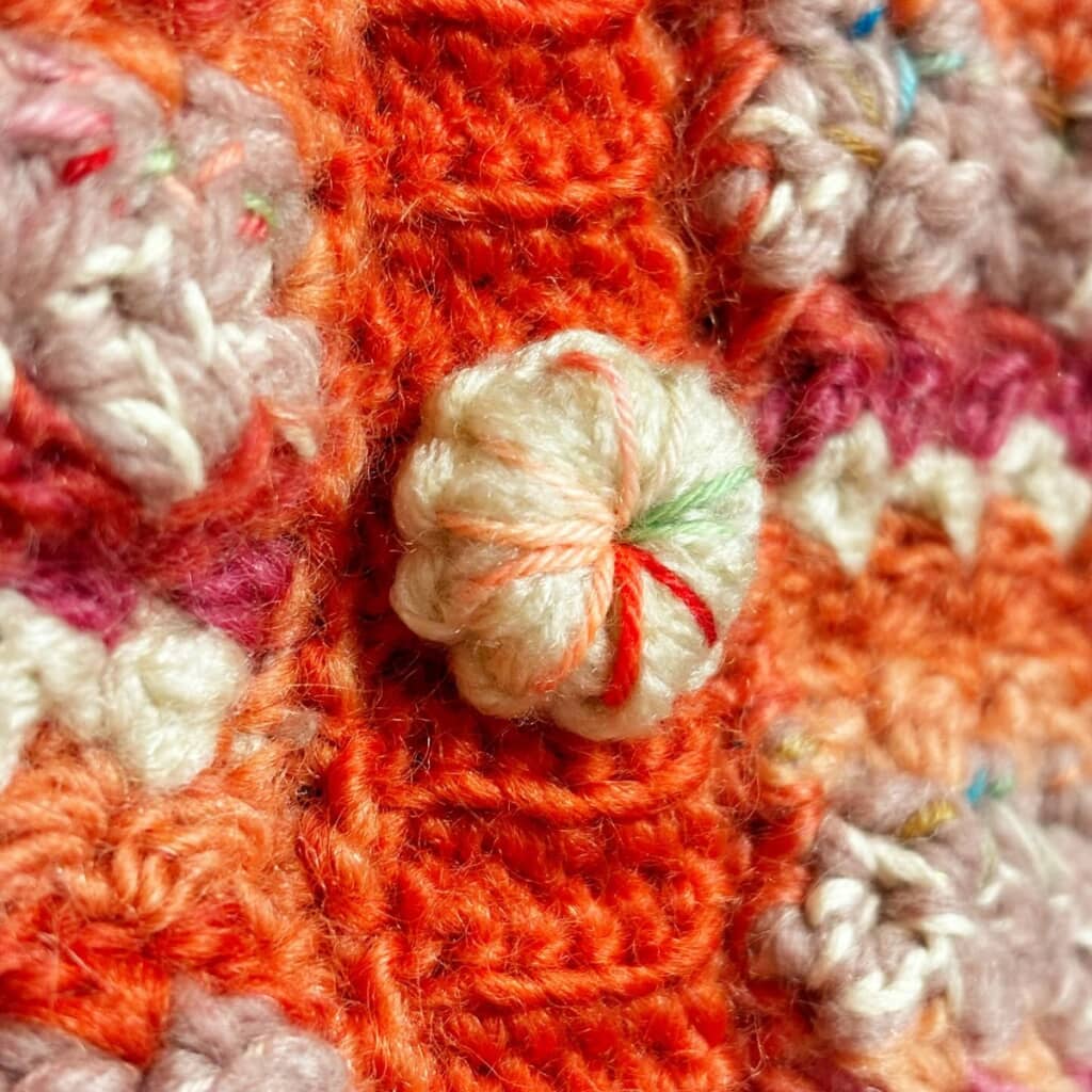 手まり麩のようなくるみボタン