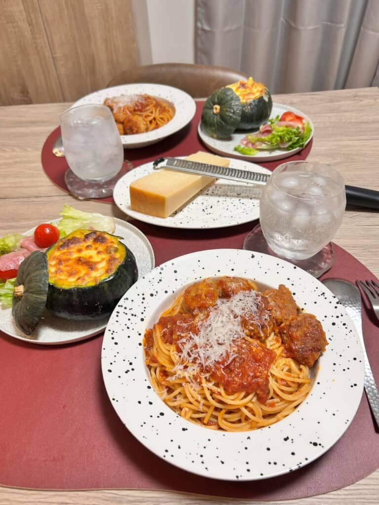 中央には大きなブロックチーズが