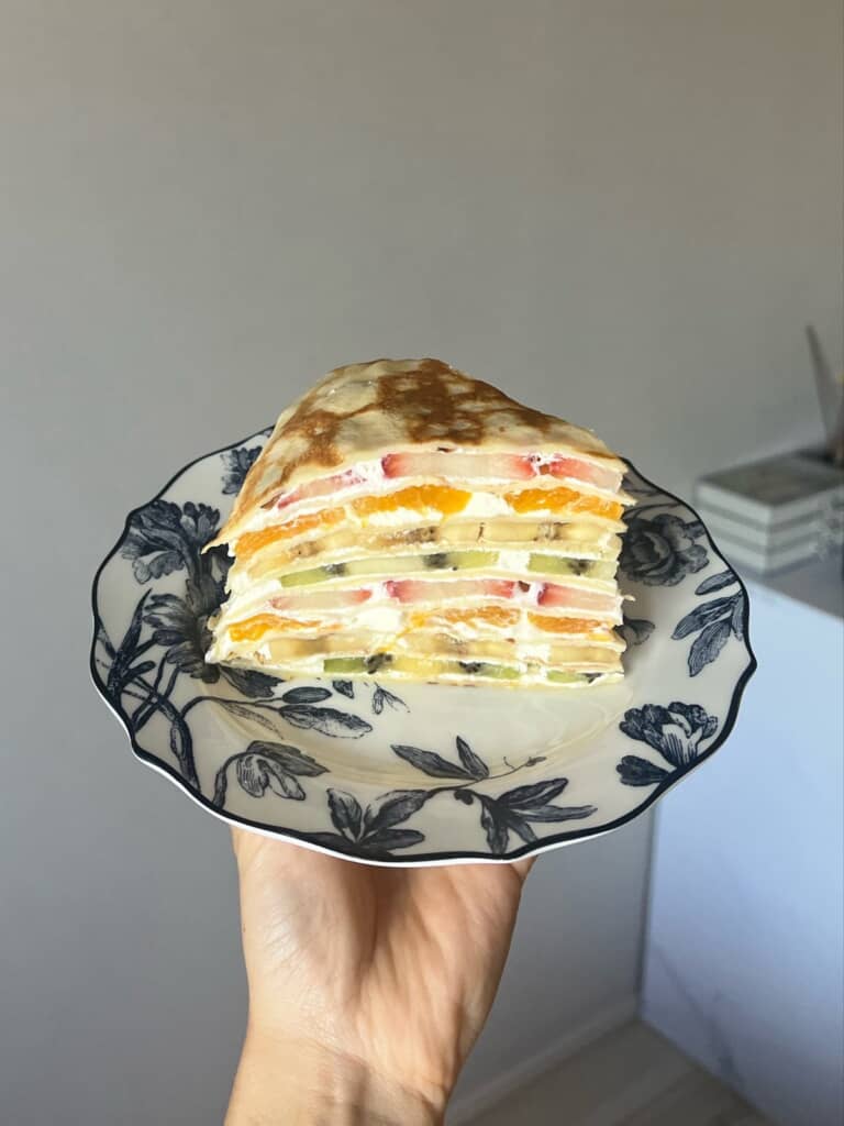 ミルクレープをカットした美しい断面