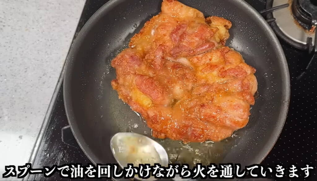 身の方はスプーンで油を回しかける