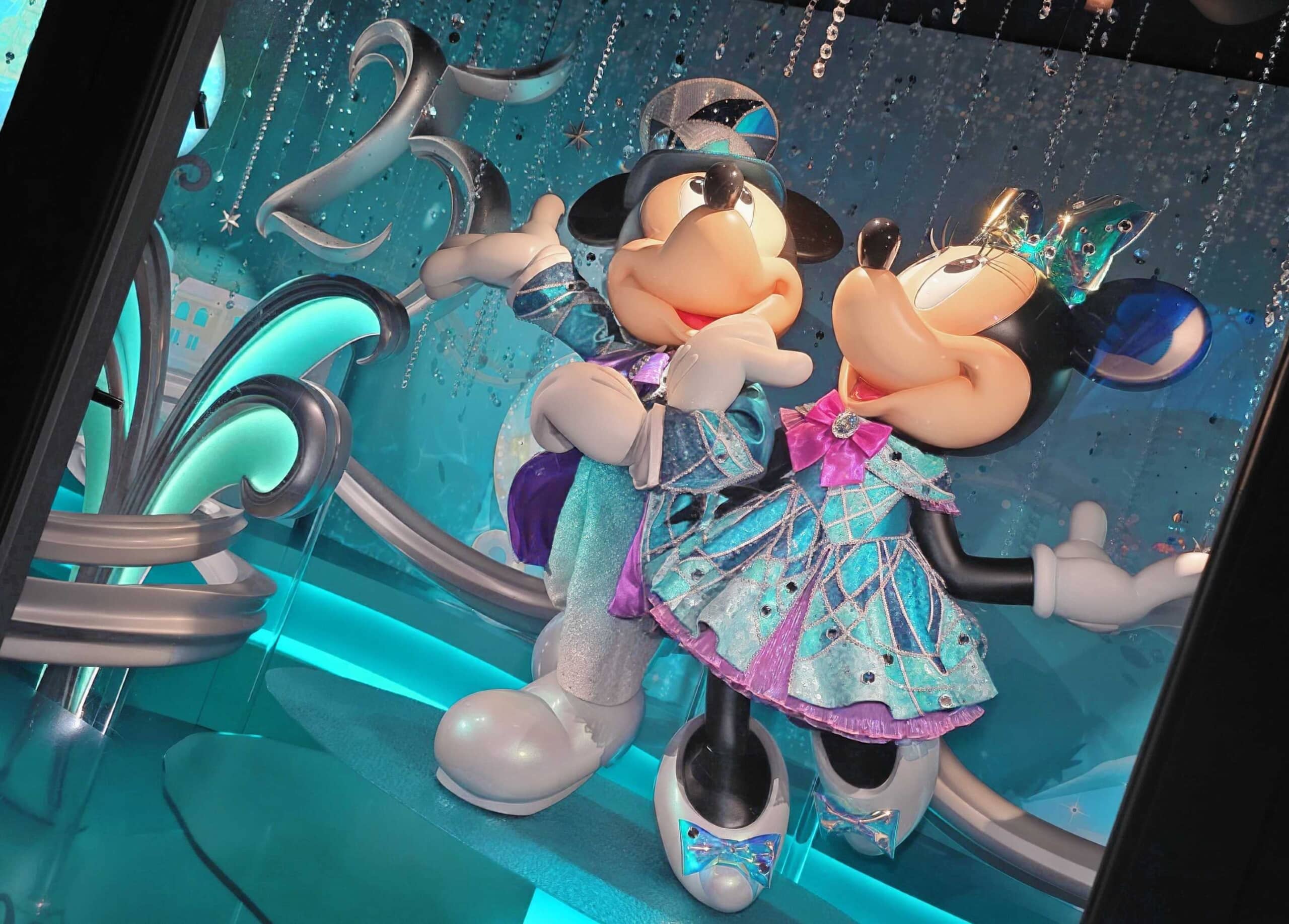 「やばい」ディズニーの塗装機が運航→“使用機”にファン「この機体は……」「絶対乗りたい」「難関そう」ランダム記念品も（1/2） | ディズニー ねとらぼ