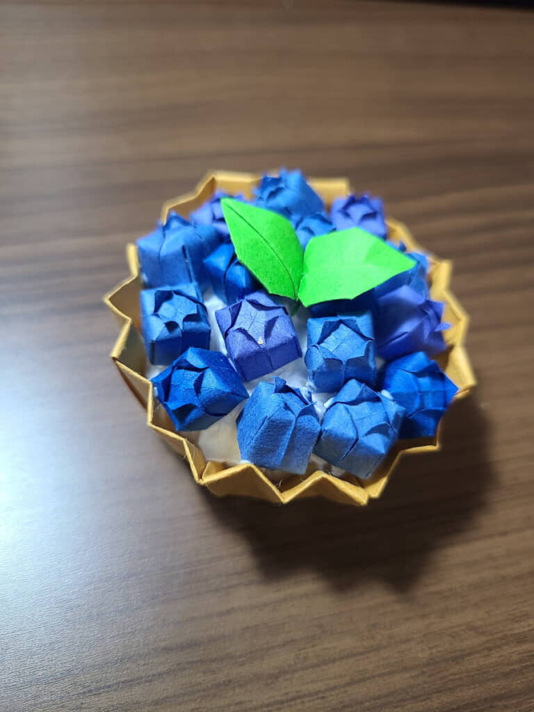 折り紙で作ったブルーベリータルト……!?

