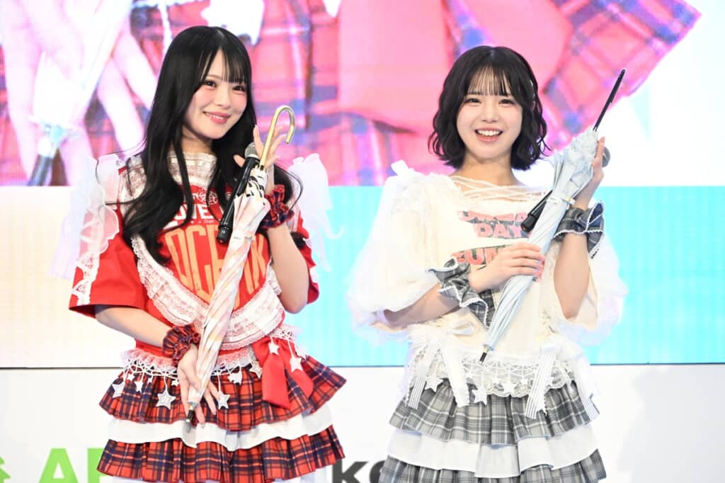 左から心花りり、あいす