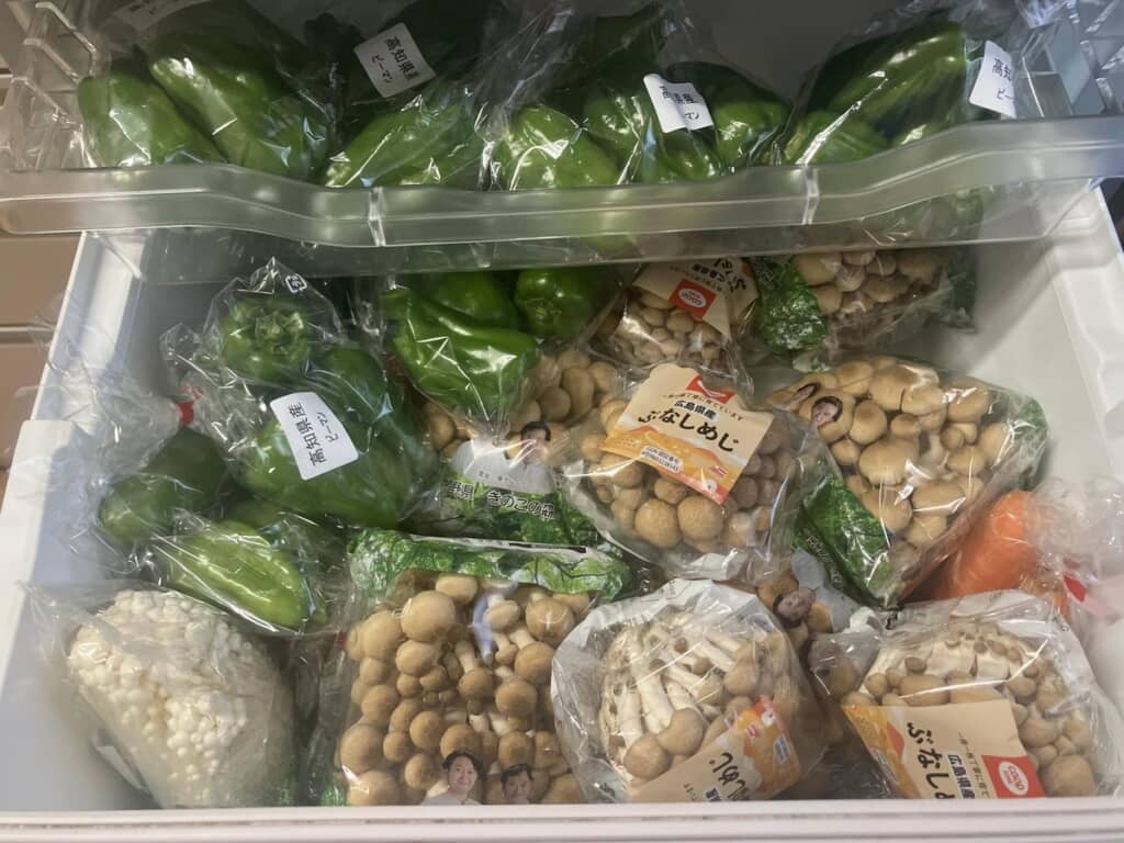 ピーマンとしめじだらけ！