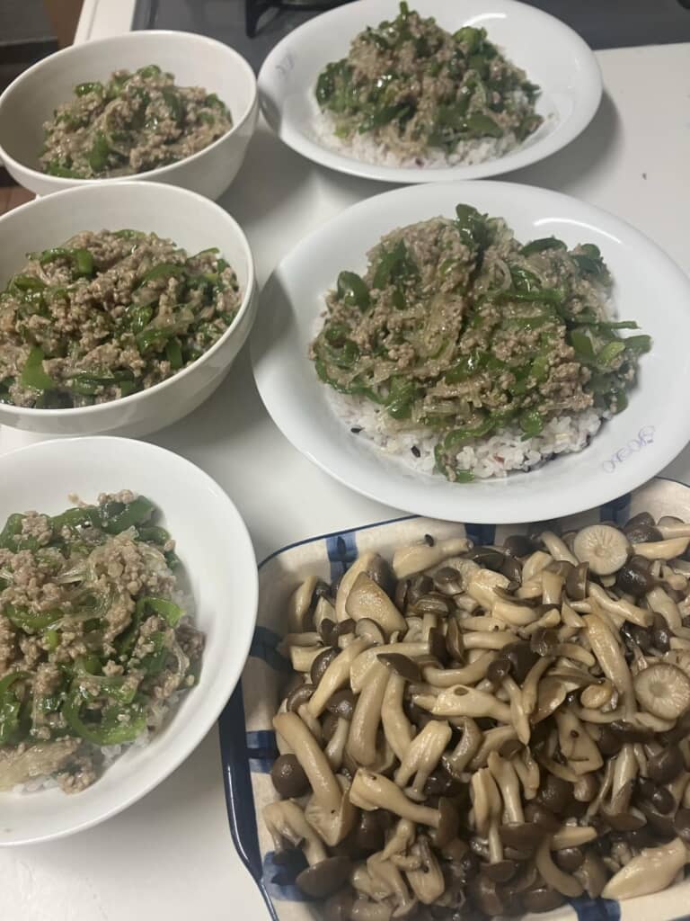 ピーマンとしめじを大量消費して作ったおかず