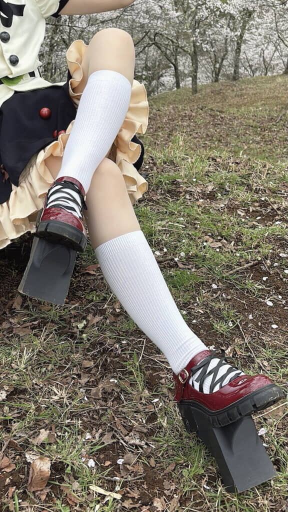 一本歯のシューズ……!?