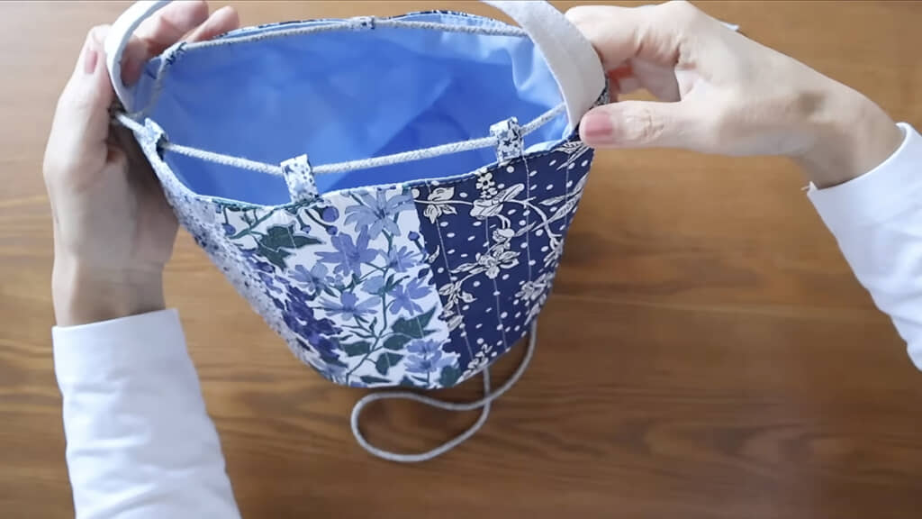 ひもを通したら完成！