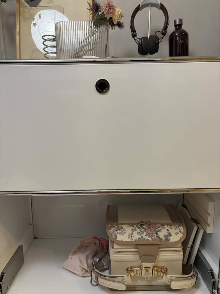 金の金具もクラシカルな魅力がありますね