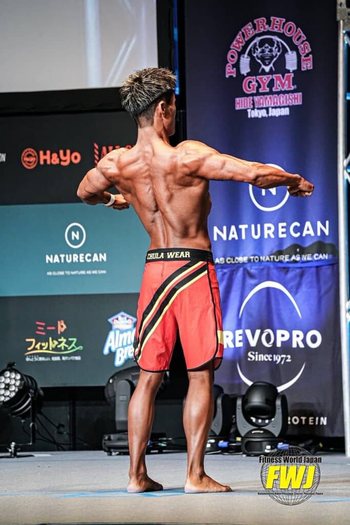 フィジーク選手として活動するマッチョな幼稚園の先生