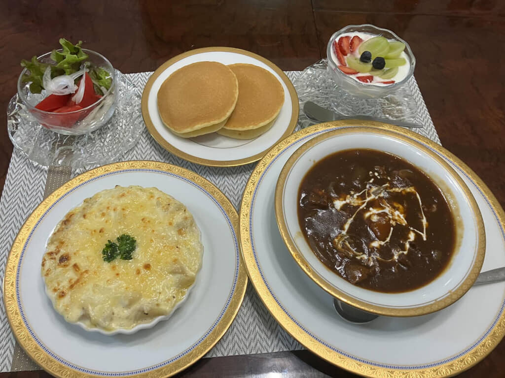 家でこんな朝食が食べられるなんてうらやましい……！