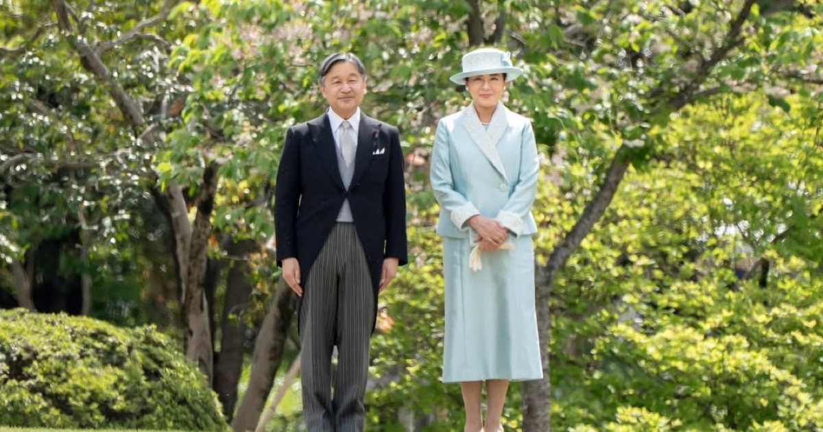 天皇皇后両陛下、園遊会のお土産“1個800円超えの和菓子”が話題　「一度は食べてみたいなあ」「菊の御紋がついていますね」（1/2） | グルメ ねとらぼ