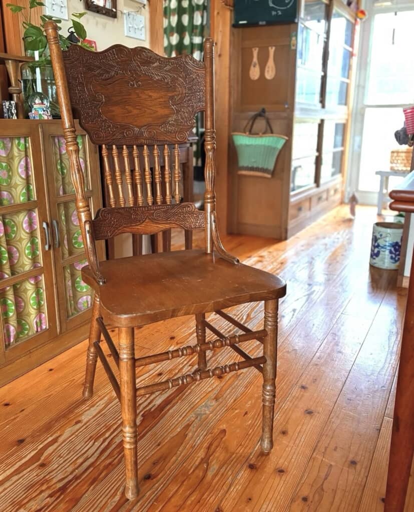 交渉して2000円でゲットした椅子